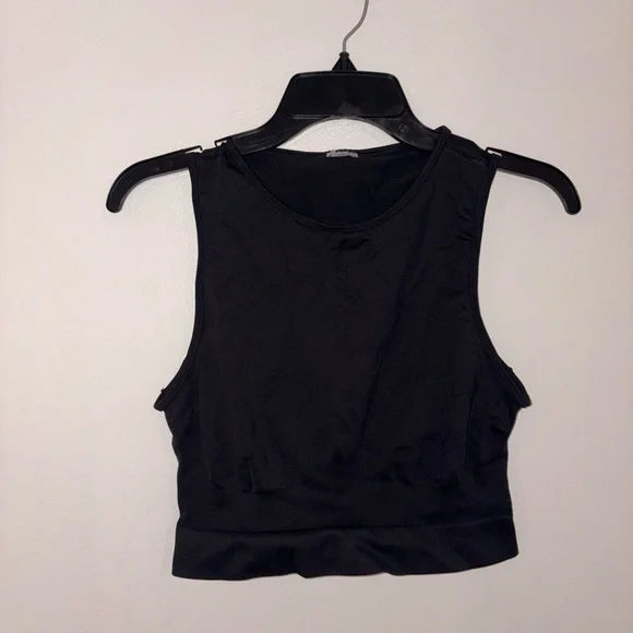 Gymshark Black Crop Top - Picture 2 of 2